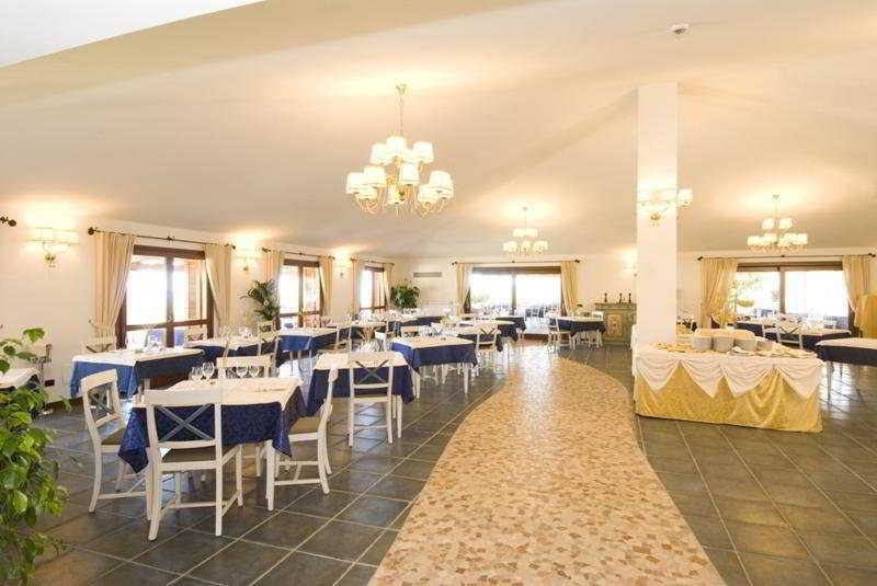 Hotel I Corbezzoli Porto Ottiolu Restaurang bild